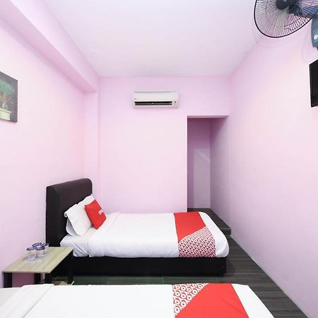 Oyo 1125 Ir Inn Hotel Skudai Exterior photo
